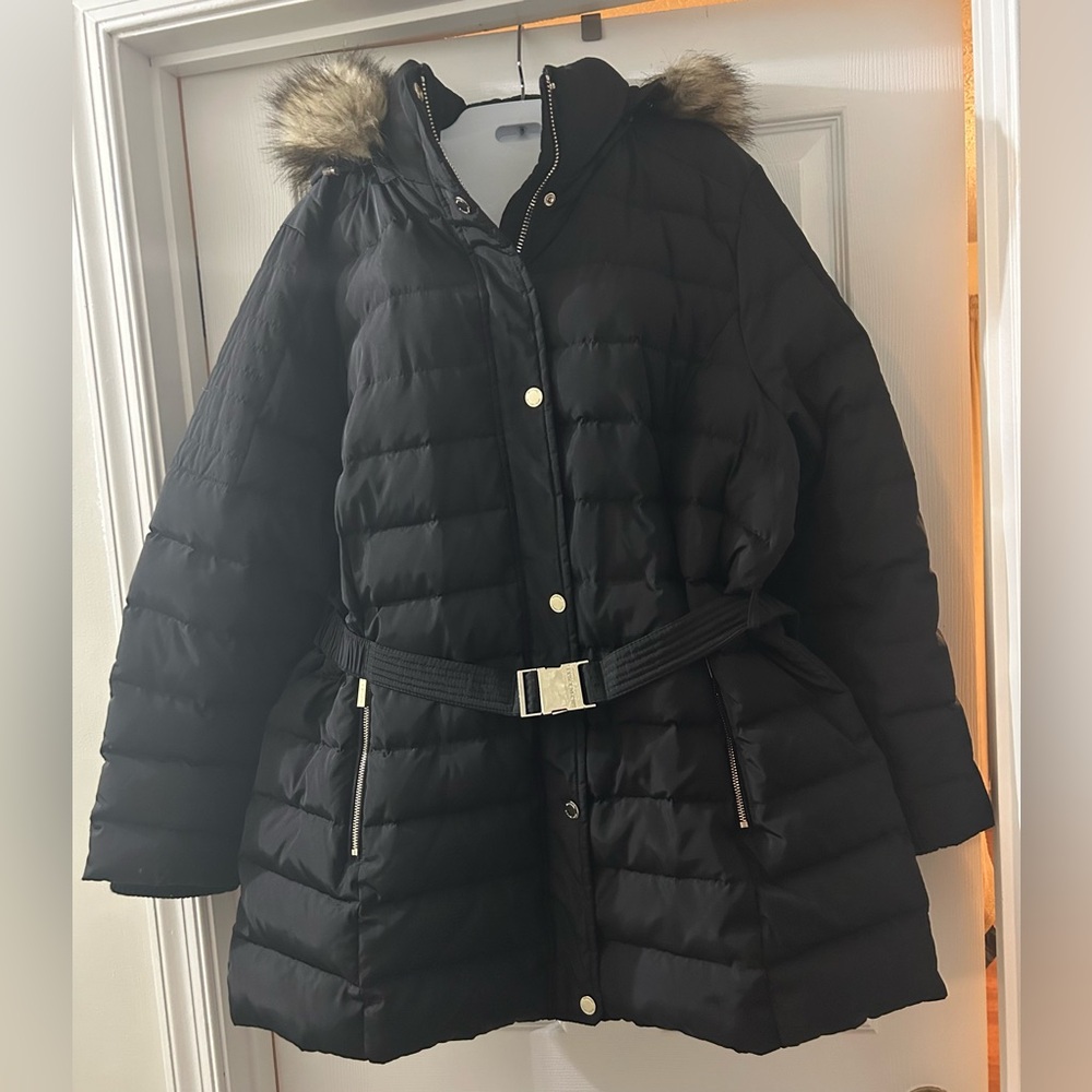 MICHAEL KORS Quilted Belted Puffer Coat with Faux Fur Trim